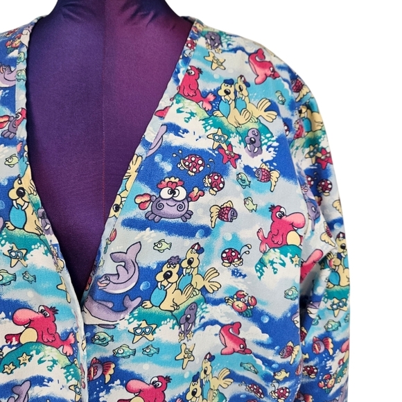 Vintage Crest Cartoon Dolphin Ocean Warm Up Scrub Top Size Large Unisex V17 - Picture 3 of 11